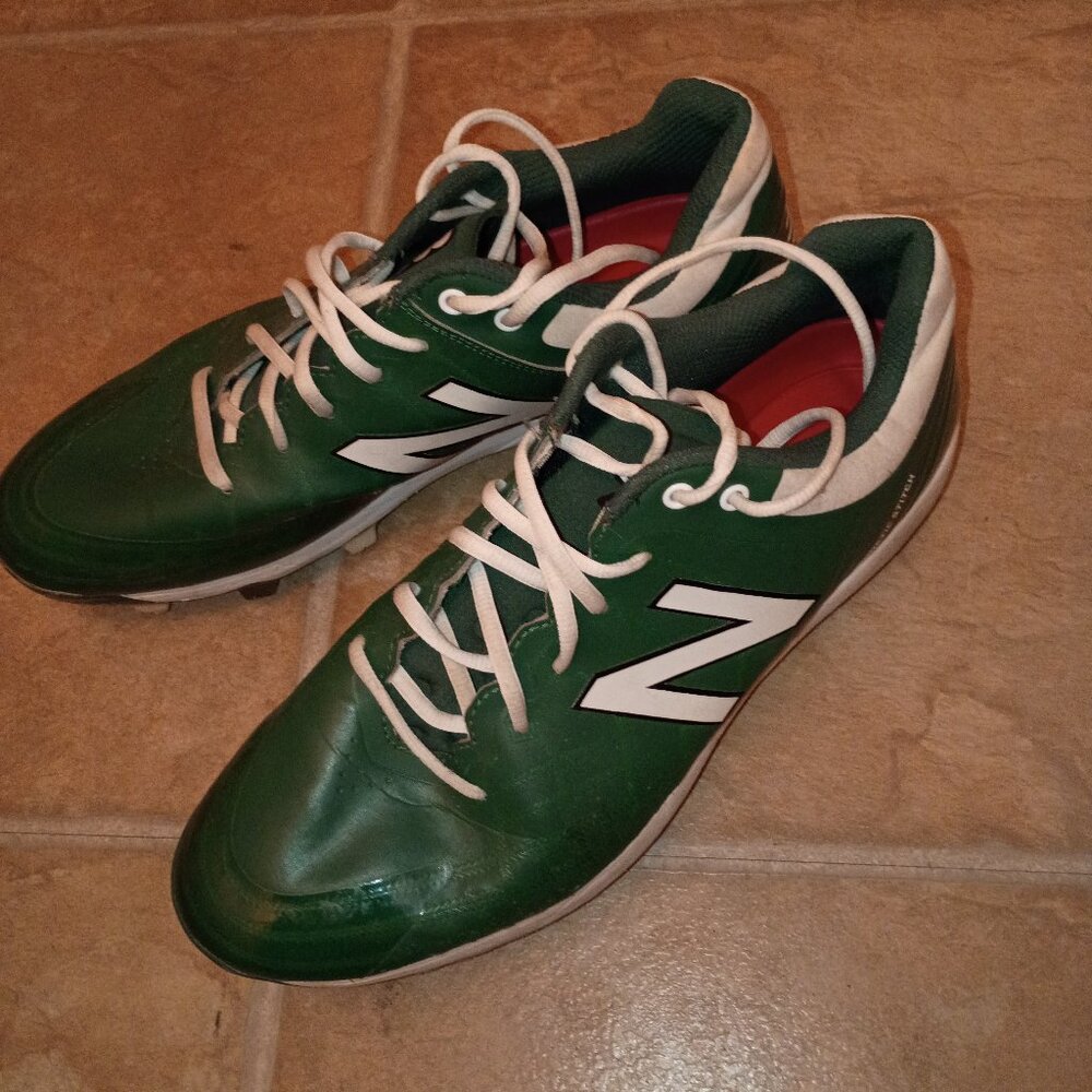 New Balance mens 12.5 molded cleats